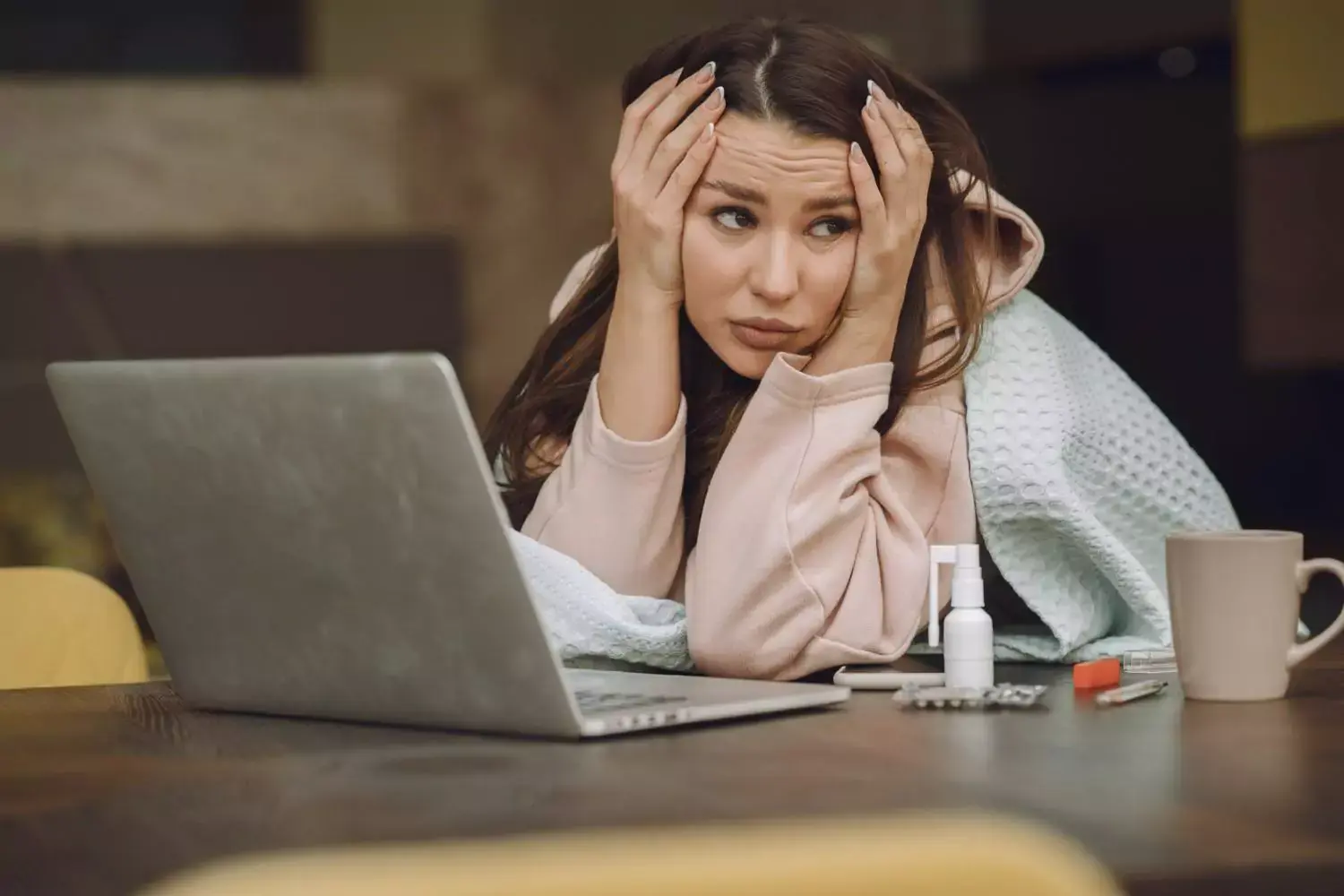 freelancerka pracuje